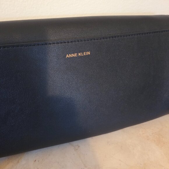 CHRISTY CLUTCH BAG